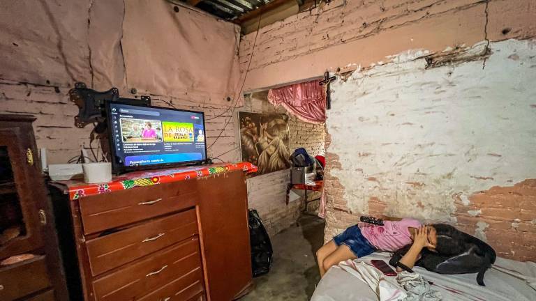 Hace un año, la vivienda de María Félix resultó dañada por las inundaciones que dejaron las lluvias. La promesa de apoyos de parte del Gobierno nunca llegó.
