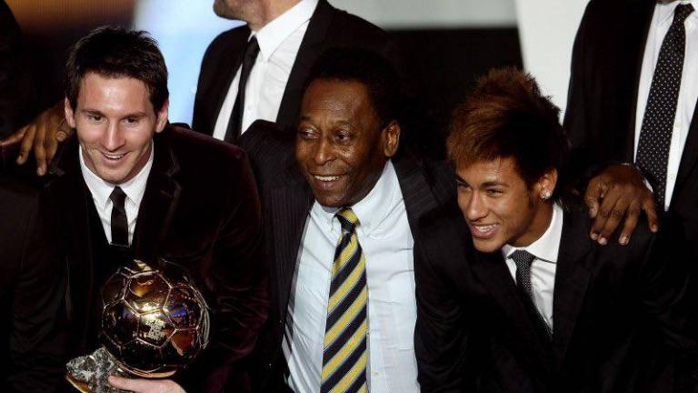 Pelé está hospitalizado en Sao Paulo desde hace 6 días y se desconoce la causa