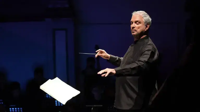 Enrique Patrón de Rueda dirigirá a la Camerata Mazatlán en el concierto que abrirá el Festival Cultural Mazatlán 2026.