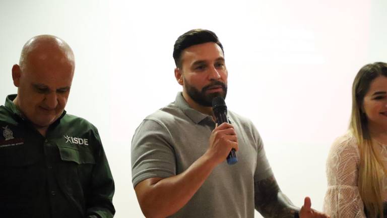 Julio César Cascajares Ramírez se muestra contento con los resultados.