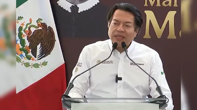 Mario Delgado rechazó que entrega de 800 millones de pesos a la CNTE sean para levantar plantón; “es para combatir rezago educativo”, dice.