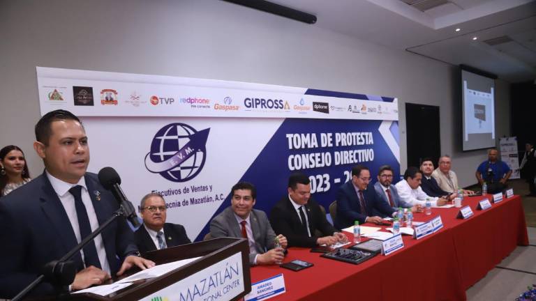 El nuevo Consejo Directivo 2023-2024 de Ejecutivos de Ventas y Mercadotecnia de Mazatlán Asociación Civil, está encabezado por su presidente Alejandro Castillo Villela.