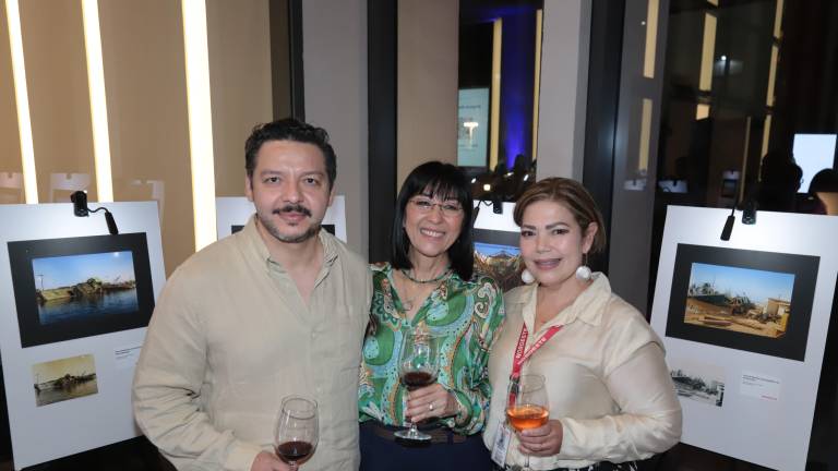 Adrián López Ortiz, Sandra Guido y Elizabeth Peraza.