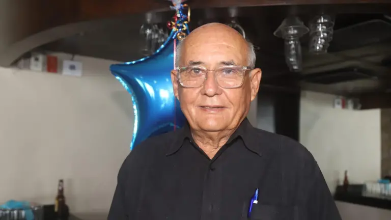 El Padre Amador Campos Serrano festejó un año más de vida.