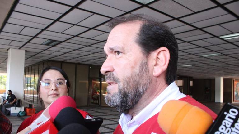 Carlos Bloch Artola dice que le va más a tener mejores ambulancias a las mismas en constante deterioro.