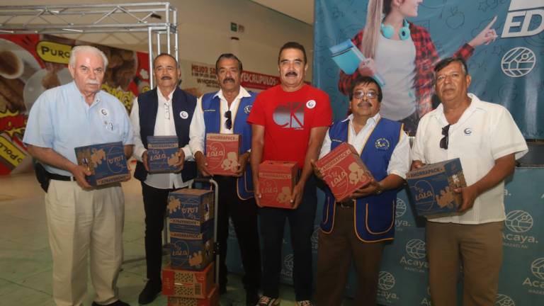 José Tirado Lizárraga, Jaime Barrón, Martín Ruezgaz, Héctor Barrón Fonseca, Eduardo Cruz Ibarra y Lucio Sánchez Rodríguez, del Club de Leones de Mazatlán A.C realizaron su aportación.