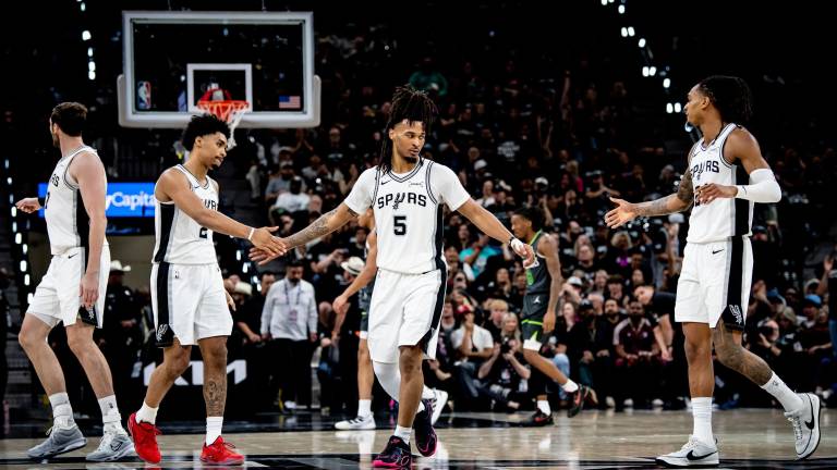 Spurs iguala la serie.