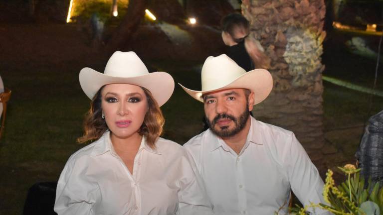 Celebra Aneudi Rendón su cumpleaños con una fiesta texana