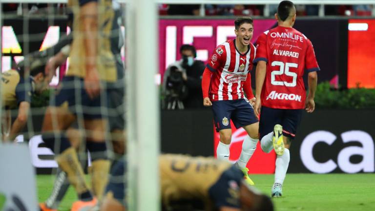 Chivas se recrea con Pumas.