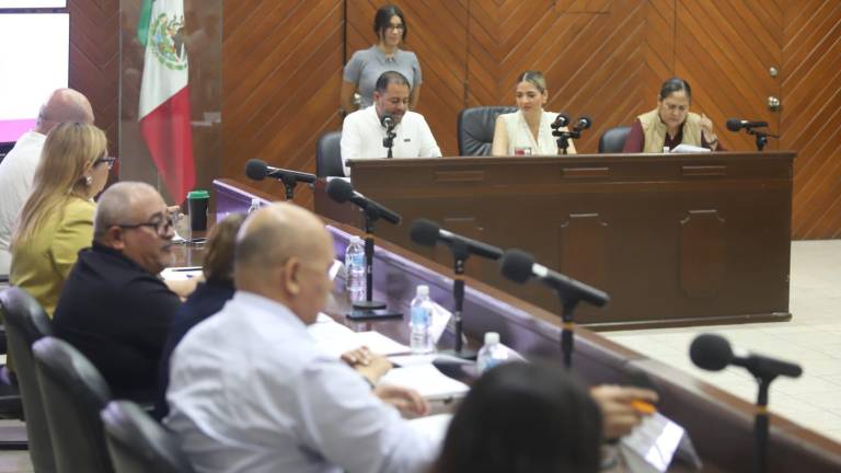 Sesión de Cabildo en la que aprobaron la pensión por invalidez a policía municipal.