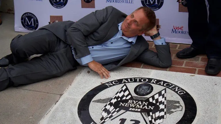 Greg Biffle muere en accidente aéreo.