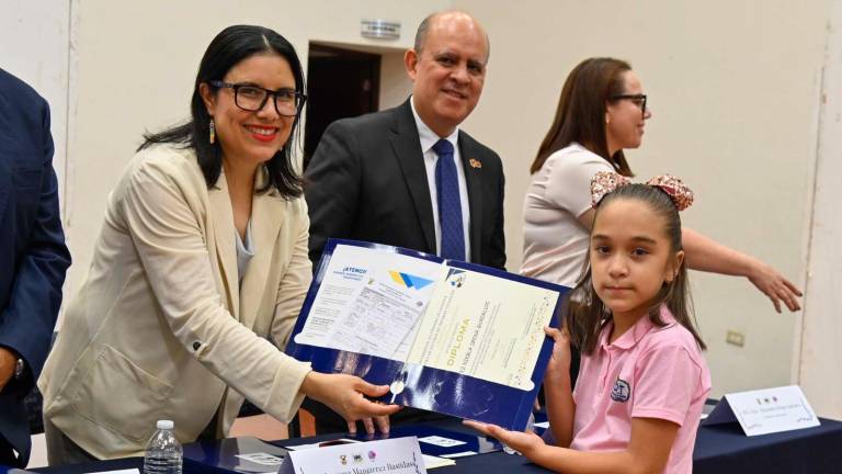 La ceremonia de graduación celebró los primeros pasos de los menores, de entre 3 y 7 años, en el dominio de una segunda lengua.