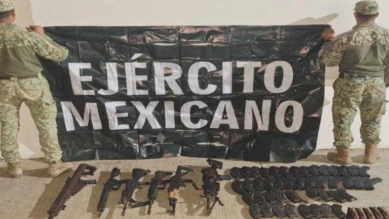 Elementos federales aseguraron armamento de alto poder y precursores químicos en diversos poblados.