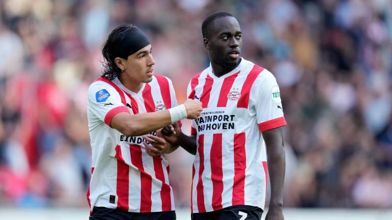 Érick Gutiérrez (izq.) jugó 71 minutos.