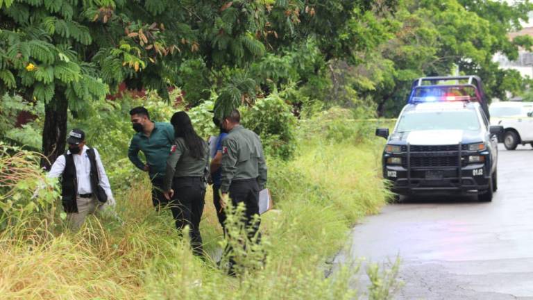 Hallan el cuerpo de un hombre asesinado a balazos a un costado del Cbtis 224 en Culiacán