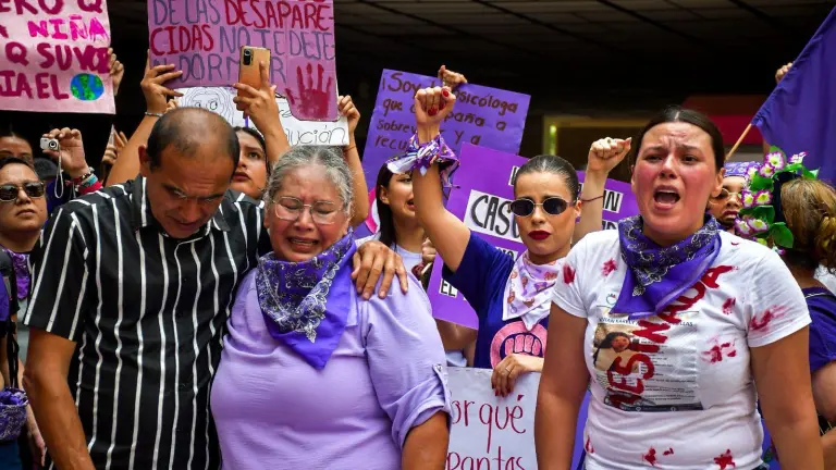 Familiares de Vivian Karely Aispuro Cabanillas exigieron justicia y denunciaron omisiones en la investigación del caso.