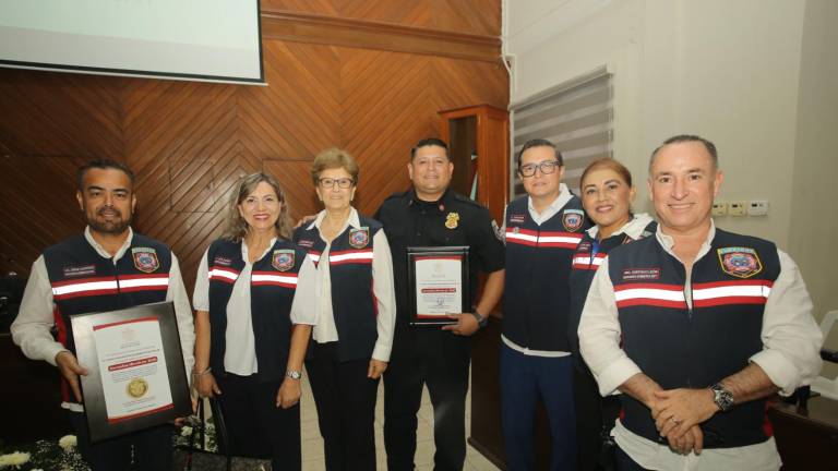 Tras recibir el reconocimiento, el Patronato de Bomberos Mazatlán señaló que están buscando nuevas incorporaciones para que formen parte de su equipo.