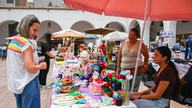Cerca de 100 emprendedoras participaron en la décimo cuarta edición del Bazar del Ayuntamiento.