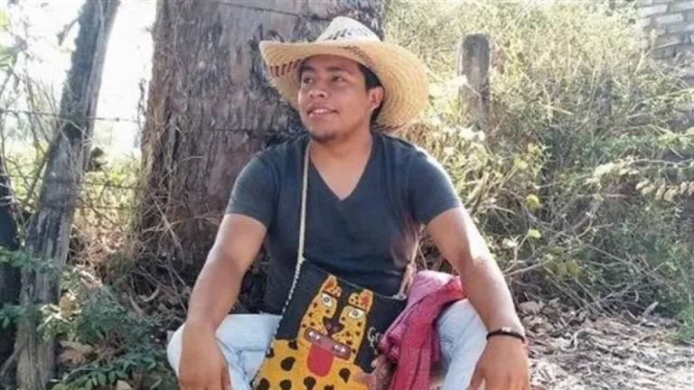 Normalista de Ayotzinapa no disparó, confirma AMLO