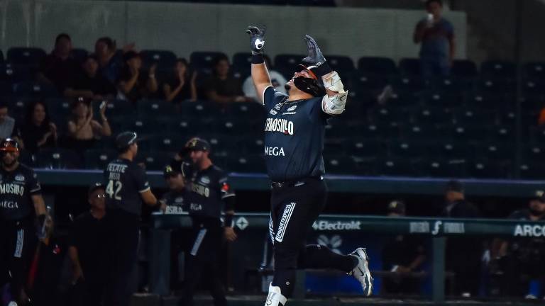 Rubén Ibarra pega dos jonrones.