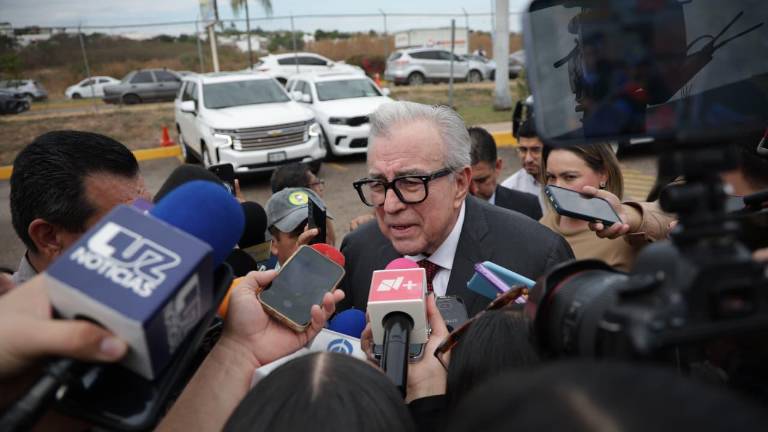 El Gobernador de Sinaloa Rubén Rocha Moya respaldó la rotación en la Fiscalía General de la República.