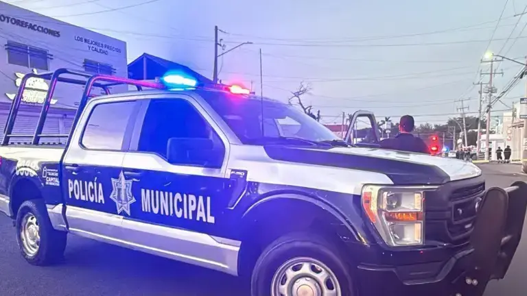 Una persona resultó lesionada tras una agresión armada en un estacionamiento del primer cuadro de Culiacán.