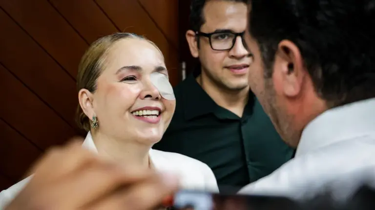 La Diputada local por Movimiento Ciudadano, Elizabeth Montoya, regresa al Congreso de Sinaloa tras recuperarse del atentado sufrido en enero.