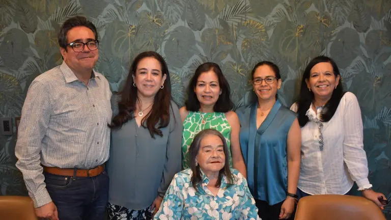 Celebran con alegría los 92 años de Matilde Rodríguez de Sarabia