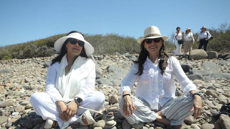 Angelina Valenzuela y Marcia López.