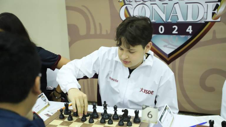 Francisco Javier Paredes Guzmán se lleva medalla de plata.