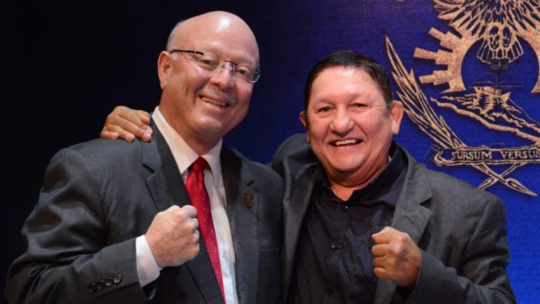 El Rector de la UAS, Juan Eulogio Guerra Liera, y el ex boxeador José de Jesús ‘Chuyín’ López.