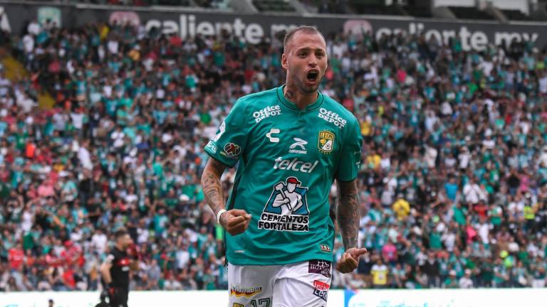 Nicolás “Diente” López celebra su gol.