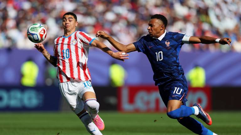 Paraguay vende cara la derrota, pero Francia avanza con un penal de Mbappé.