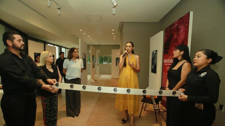 Entre boleros, memorias y emociones compartidas, fue inaugurada la exposición Donde la memoria canta en Casa del Marino.