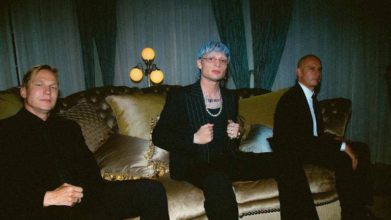 Peso Pluma cambia su imagen para el video La People II.