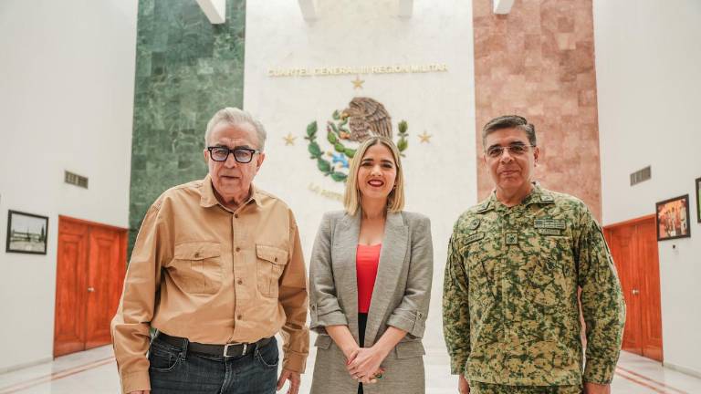 El Gobernador Rubén Rocha, la Alcaldesa Estrella Palacios y el Comandante de la Tercera Región, General Guillermo Briseño Lobera.