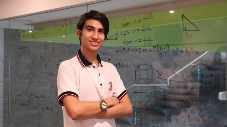 Joven sinaloense Rolando Soto gana doble medalla en olimpiada de matemáticas
