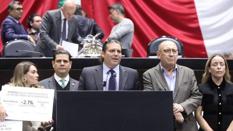 Zamora Gastélum criticó que, aunque el paquete económico presentado es el más grande en la historia del país, esto no trae beneficios reales para la ciudadanía.