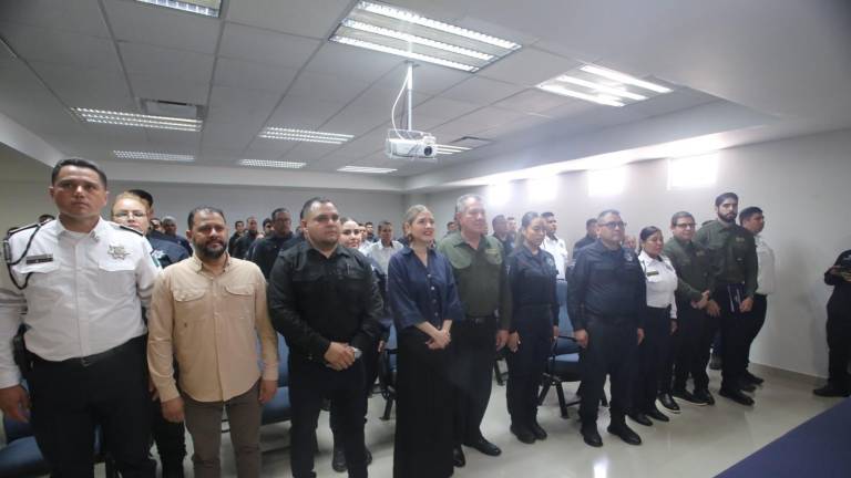Un total de 209 elementos de la SSPM toman el curso de Competencias Básicas de la Función Policial impartido por la Universidad del Policía del Estado de Sinaloa.