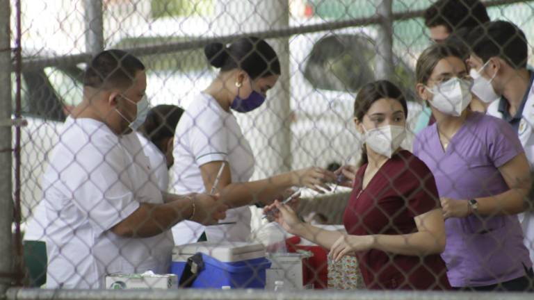 Sinaloa podría recibir la próxima semana vacunas contra Covid-19 para niños con comorbilidades, dice Quirino