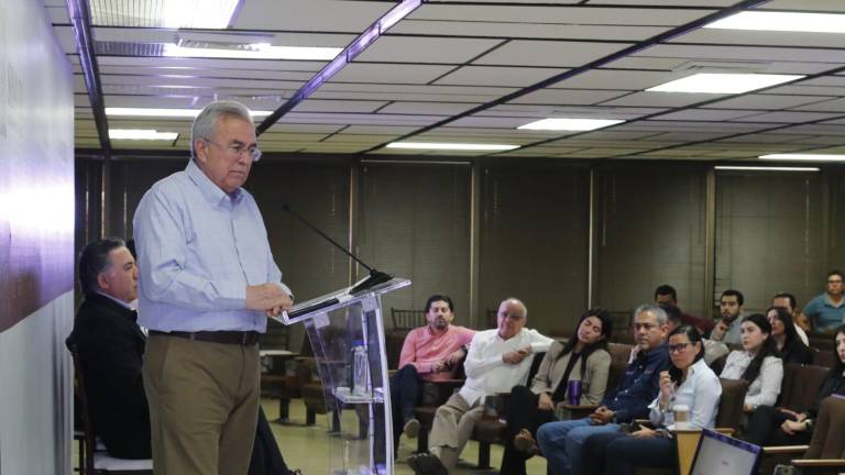 El Gobernador Rubén Rocha Moya señala que entes de transparencia federales y estatales abonan a una burocracia dorada que debe reajustarse.