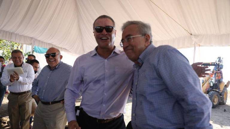 Quirino Ordaz Coppel, ex Gobernador de Sinaloa, con el actual Mandatario estatal, Rubén Rocha Moya.