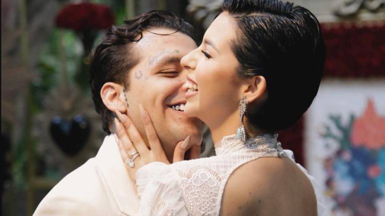 Christian Nodal y Ángela Aguilar celebraron su primer mes de casados.