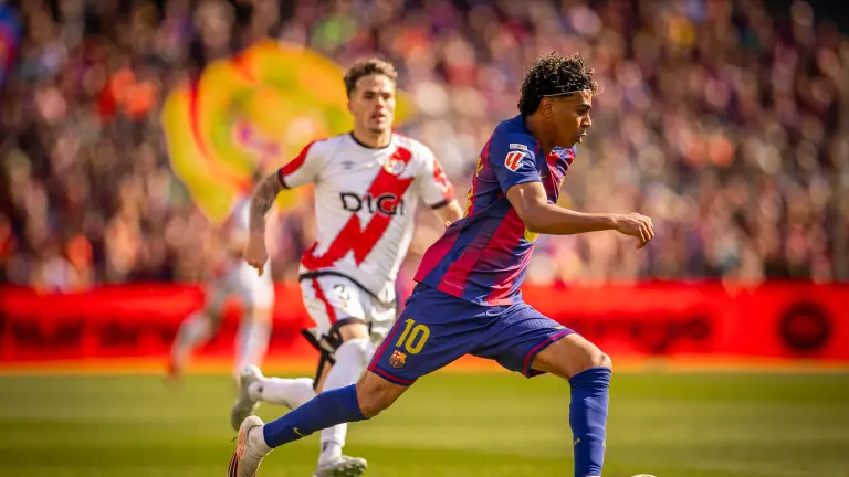 Barcelona gana por la mínima.