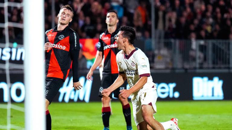 Chucky Lozano marca su primer gol tras su regreso al PSV