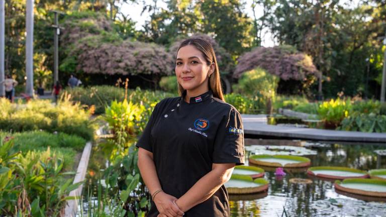 Natalia Hernández, chef del restaurante Long Beach en Altata.