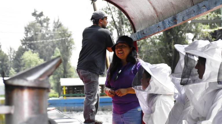 Apicultor por un día es una experiencia turística en Xochimilco organizada por Abejas de Barrio.