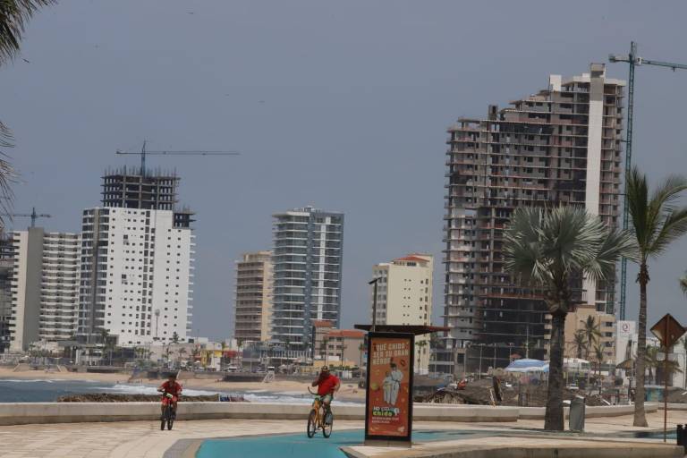 Prevén más inversiones ordenadas en malecón de Mazatlán con reforma