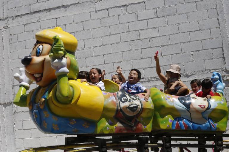 Con juegos mecánicos celebran su tradicional Día del Niño