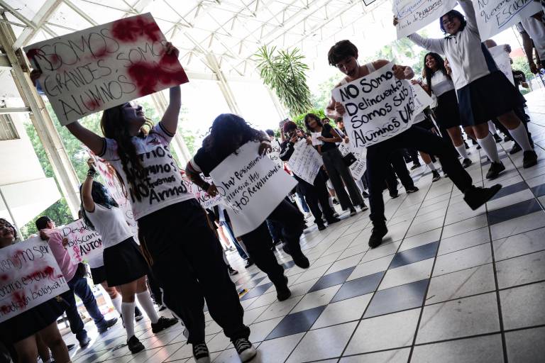 Estalla inconformidad estudiantil en la UAS